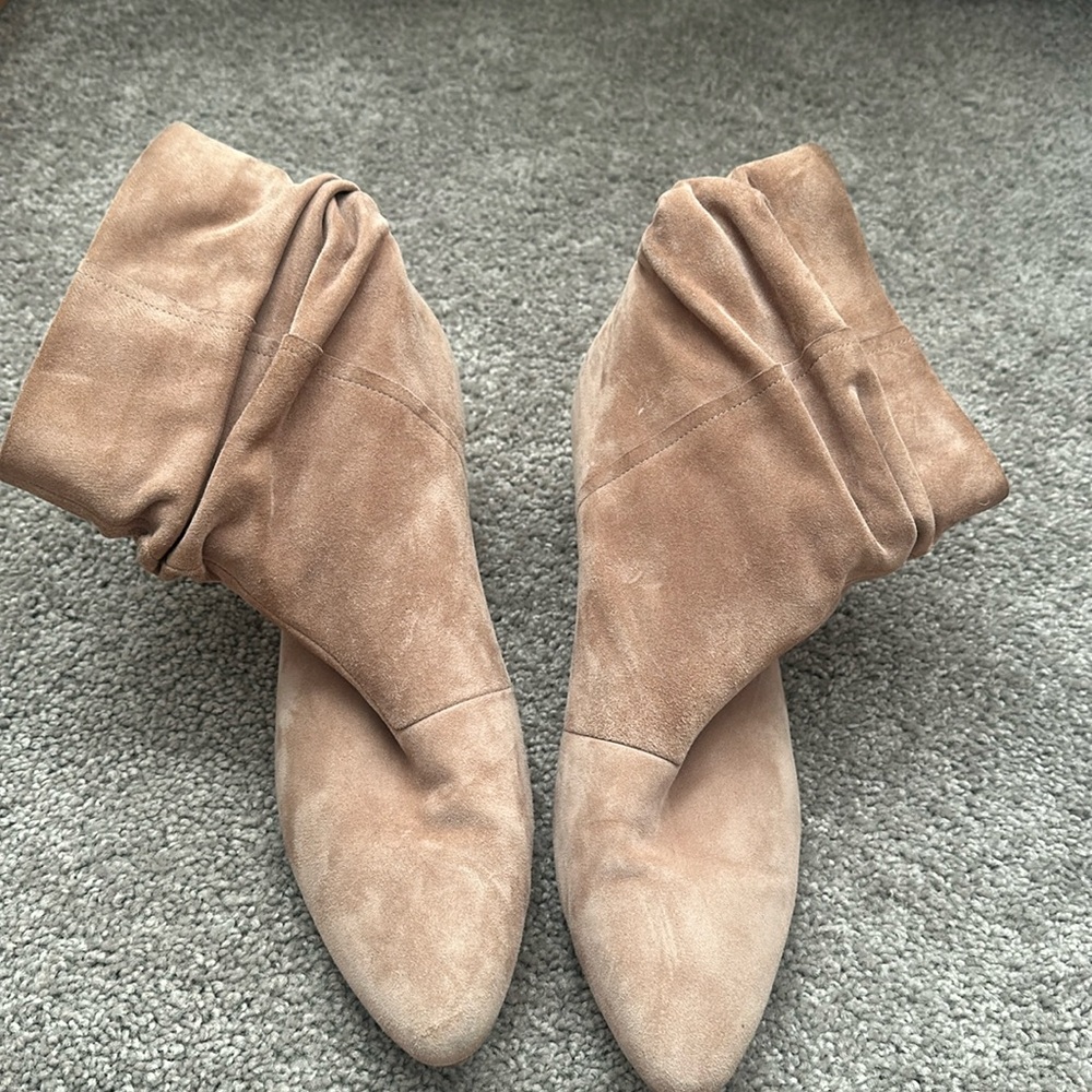 Silent D booties